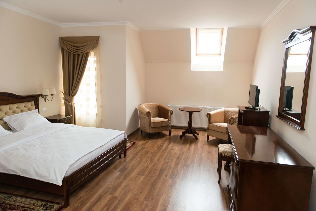 Hotel Dallas Negresti-Oas Extérieur photo
